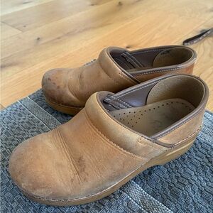 Dansko Women’s Honey Leather Clogs